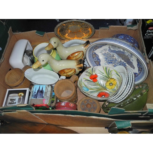 898 - FOUR BOXES AND LOOSE SUNDRY ITEMS to include boxed cafetiere, boxed Tefal Elegance kettle, EPNS cand... 