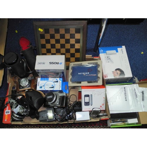 856 - TWO BOXES AND LOOSE SUNDRY ITEMS, to include modern brass oil lamp, diecast vehicles, boxed Mitre Sa... 