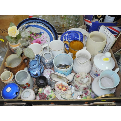 899 - THREE BOXES AND LOOSE OF CERAMICS AND GLASSWARE etc, to include an Isle of Wight squat vase, Caithne... 