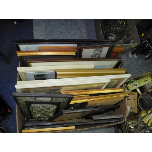 920 - TWO BOXES AND LOOSE SUNDRY ITEMS to include brass candlesticks, costume jewellery, squat copper kett... 