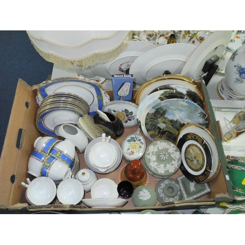 930 - A GROUP OF CERAMICS, EARRINGS etc, to include a Moorcroft vase, purple Orchid on cream ground, with ... 