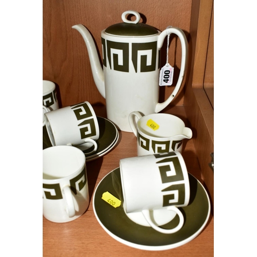 400 - WEDGWOOD SUSIE COOPER DESIGN PART COFFEE SET, 'Green Keystone', comprising coffee pot, cream jug, su... 