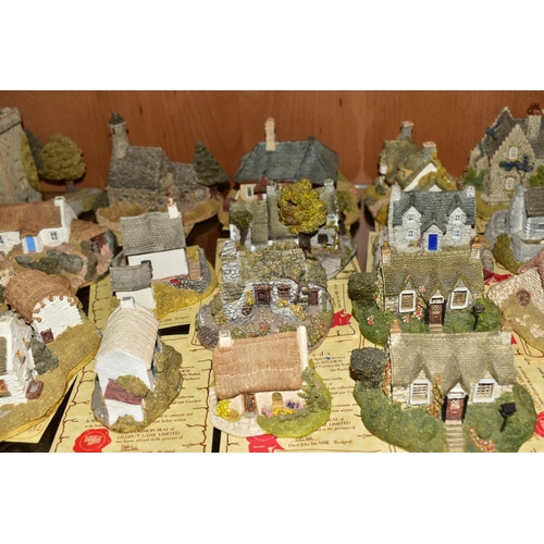 476 - THIRTY LILLIPUT LANE SCULPTURES FROM IRISH, WELSH AND SCOTTISH COLLECTIONS (all with deeds), 'Kilmor... 