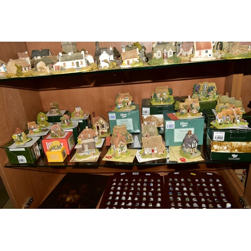 477 - TWENTY TWO LILLIPUT LANE SCULPTURES FROM SPECIAL EVENTS/MUCH LOVED CUSTOMERS etc, (most with deeds) ... 