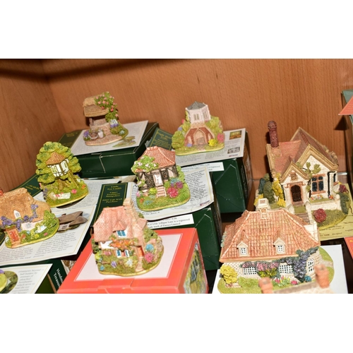 477 - TWENTY TWO LILLIPUT LANE SCULPTURES FROM SPECIAL EVENTS/MUCH LOVED CUSTOMERS etc, (most with deeds) ... 