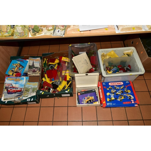 491 - A QUANTITY OF MECCANO, to include a box of magazines from 1946 to 1960's, a boxed Meccano 2 kit (not... 