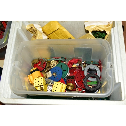 491 - A QUANTITY OF MECCANO, to include a box of magazines from 1946 to 1960's, a boxed Meccano 2 kit (not... 