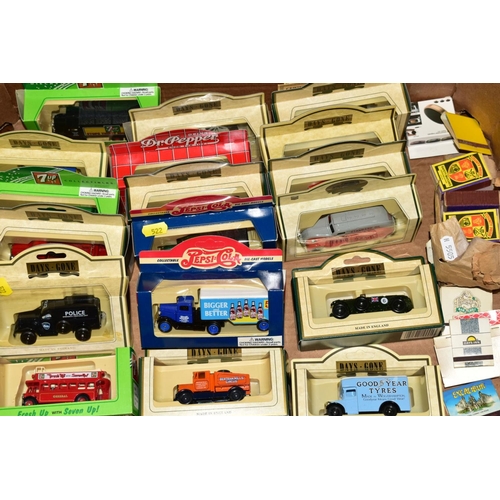 522 - COLLECTORS MODEL CARS to include examples by 'Days Gone', 'Pepsi Cola' and 7up, all produced by Lled... 