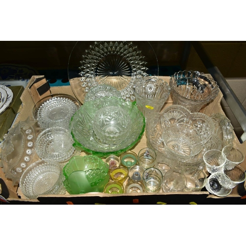 602 - THREE BOXES AND LOOSE CERAMICS AND GLASS, to include Royal Albert part teaset, pattern 4004, two Cla... 