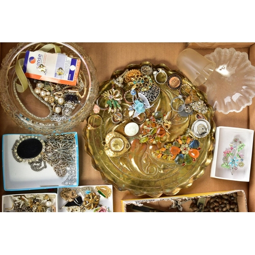 140 - A BOX OF MAINLY COSTUME JEWELLERY AND WATCHES, to include an Exquisite leaf brooch, an enamel stickp... 