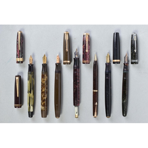 15 - SIX VINTAGE PARKER FOUNTAIN PENS, TWO CAPS AND A PROPELLING PENCIL, these include an olive green Duo... 