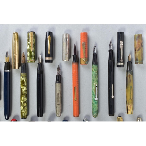 18 - A COLLECTION OF SEVENTEEN VINTAGE FOUNTAIN PENS including Platinum, Osmiroid, Wahl, The Pinnacle, Pe... 