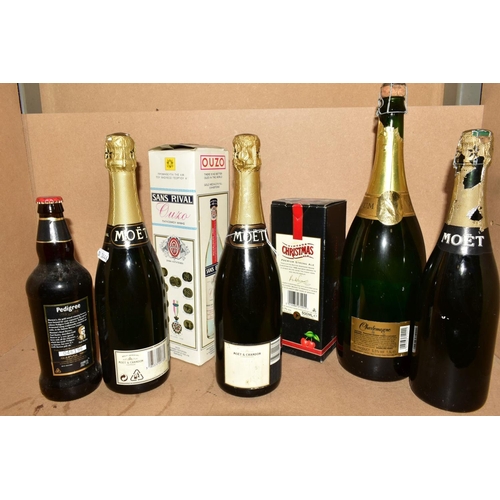 322 - A COLLECTION OF CHAMPAGNE, SPIRIT AND BEER, comprising three bottles of Moet Chandon (two x Brut Imp... 