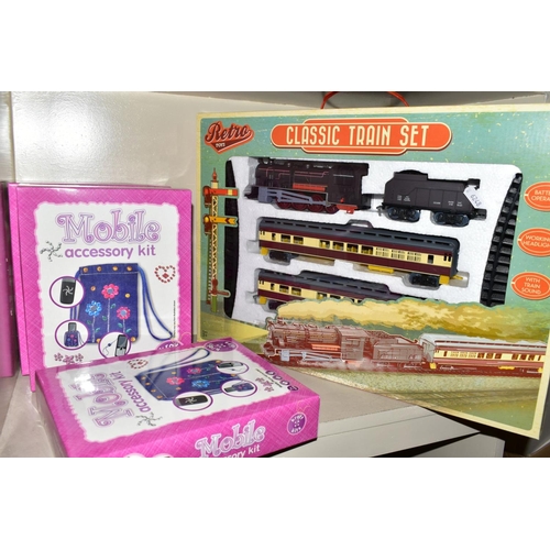 362 - A COLLECTION OF BOXED MODERN TOYS, comprising a 'Retro Toys Classic Train Set', four Mobile Accessor... 