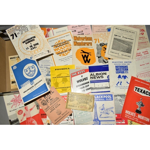 415 - A QUANTITY OF ASSORTED FOOTBALL PROGRAMMES, majority date from the late 1950's to the early 1970's, ... 