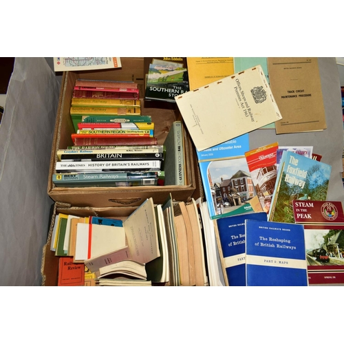 427 - A QUANTITY OF RAILWAY BOOKS AND EPHEMERA, to include working timetables, reports, instruction and ru... 