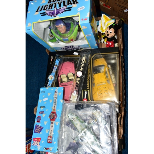 434 - A BOXED THINKWAY TOYS BATTERY OPERATED BUZZ LIGHTYEAR FIGURE, No 62809, not tested but appears compl... 