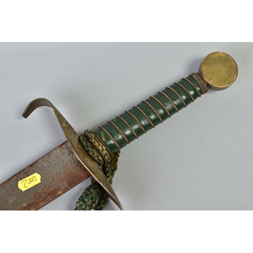 160 - A COPY OF A MEDIEVAL STYLE SWORD, blade approximate 80cm in length, metal crossguard, and a green le... 