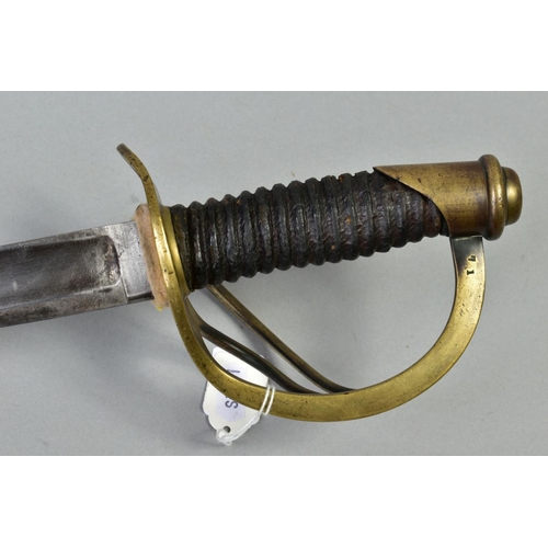 162 - A LATE 19TH CENTURY/EARLY 20TH CENTURY INFANTRY/CAVALRY OFFICERS SWORD, curved blade approximate 90c... 