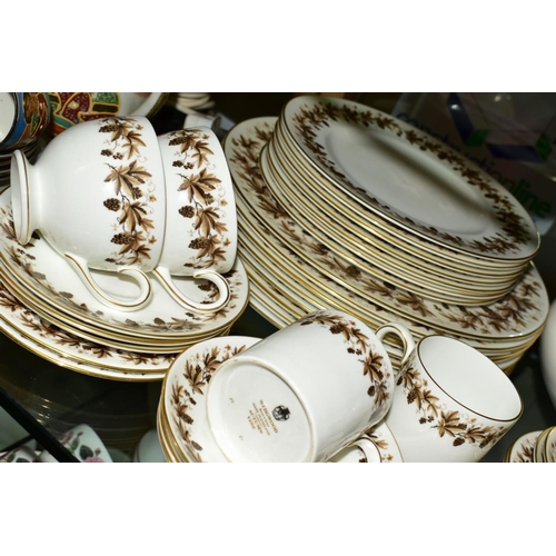 373 - A WEDGWOOD 'AUTUMN VINE' TEA, COFFEE AND PART DINNER SERVICE to include tea pot, tea cups and saucer... 