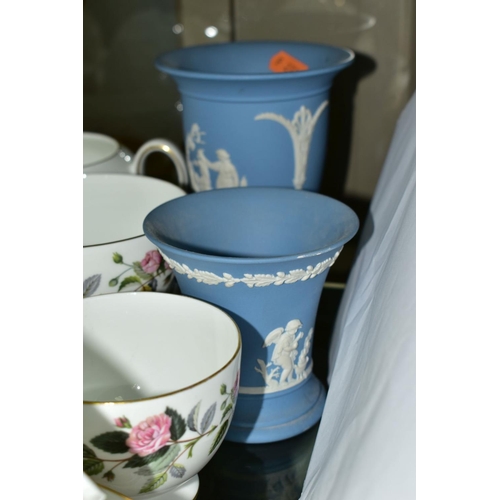 375 - WEDGWOOD 'HATHAWAY ROSE' TEA WARES, comprising of eight tea cups and saucers, seven tea plates, milk... 