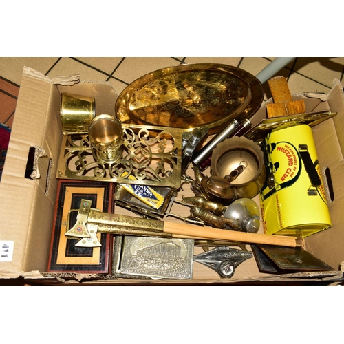 411 - TWO BOXES OF TEA, DINNERWARES, GLASSWARE, BRASSWARE, STAINLESS STEEL, etc, including blue and white ... 