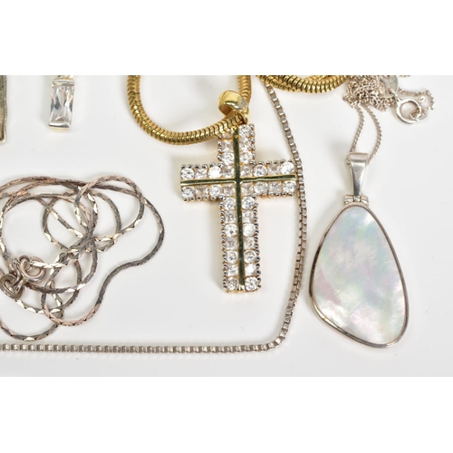 44 - A SELECTION OF NECKLACES, to include a mother of pearl panel pendant to the fine curb link chain, le... 