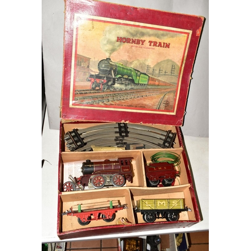 513 - A BOXED HORNBY TRAINS 0 GAUGE E020 GOODS SET, comprising No 0 locomotive and tender, No 500 L.M.S. M... 