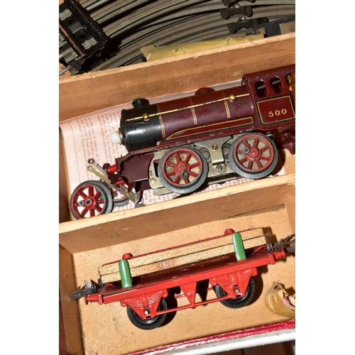 513 - A BOXED HORNBY TRAINS 0 GAUGE E020 GOODS SET, comprising No 0 locomotive and tender, No 500 L.M.S. M... 