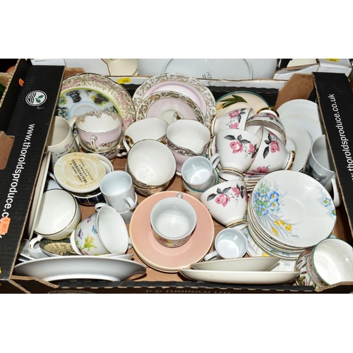 543 - SIX BOXES OF CERAMICS AND GLASSWARE AND LOOSE MODERN PAINTED CANAL ART METALWARES, including Emma Br... 