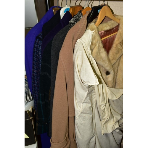 554 - A CLOTHES RAIL OF LADIES WEAR to include dresses, blouses, evening wear, coats and jackets, Eastex, ... 