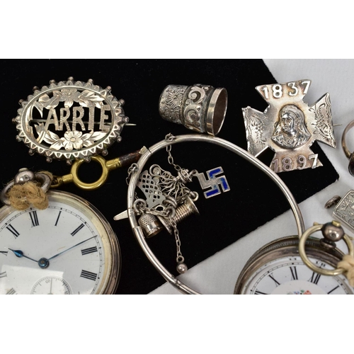 59 - A SELECTION OF MAINLY LATE 19TH TO EARLY 20TH CENTURY SILVER JEWELLERY, to include a name brooch rea... 