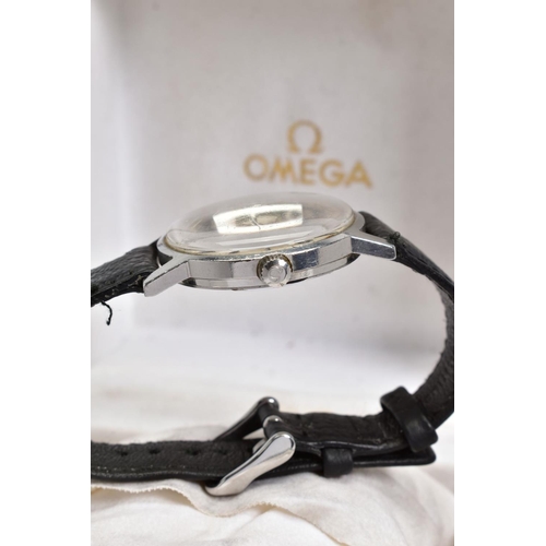 70 - AN OMEGA AUTOMATIC WRISTWATCH, a silvered dial with baton markers, approximate 35mm stainless steel ... 