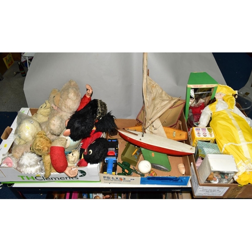 418 - A QUANTITY OF ASSORTED TOYS, to include Wendy Boston Bear, Merrythought and Chad Valley gollies, a c... 