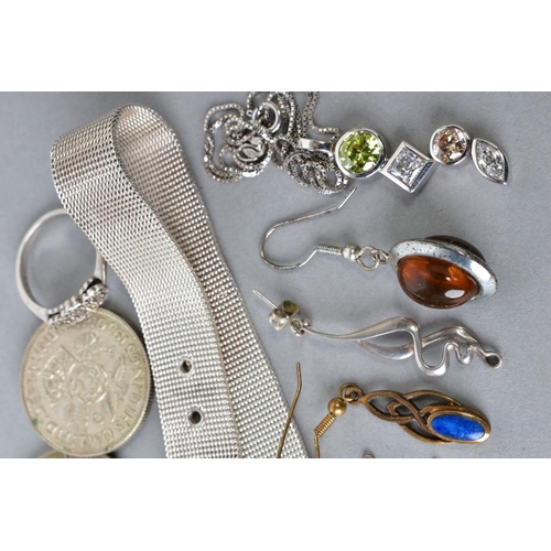 126 - A SELECTION OF ITEMS, to include a silver box link chain necklace suspending a drop pendant set with... 