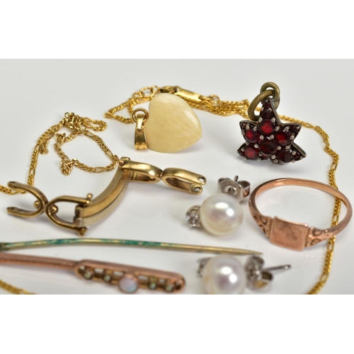 138 - A SELECTION OF JEWELLERY, to include a pair of stud earrings, each designed with a single cultured p... 