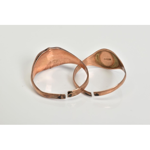 139 - TWO 9CT GOLD RINGS, the first of an oval signet design with engraved initials to front, with a 9ct h... 