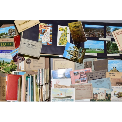 239 - A COLLECTION OF APPROXIMATELY THREE HUNDRED AMERICAN MID 20TH CENTURY POSTCARDS, together with a lar... 