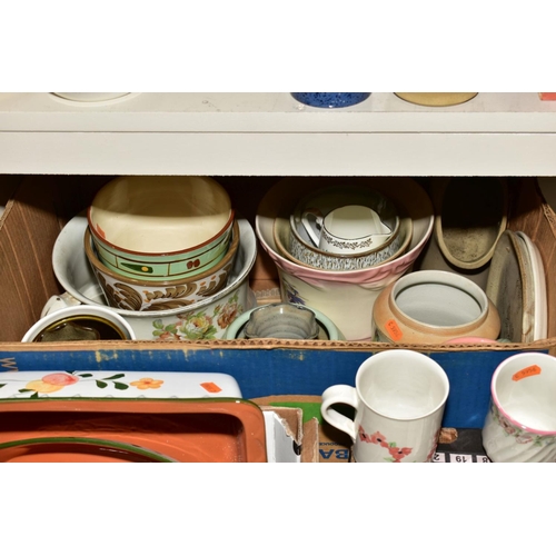 357 - SIX BOXES AND LOOSE CERAMICS to include Woods & Sons 'Spring Fields' tea wares, assorted mugs, plate... 