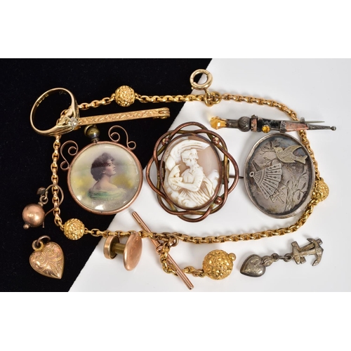 38 - A SELECTION OF JEWELLERY, to include an early 20th Century single stone diamond ring, estimated diam... 