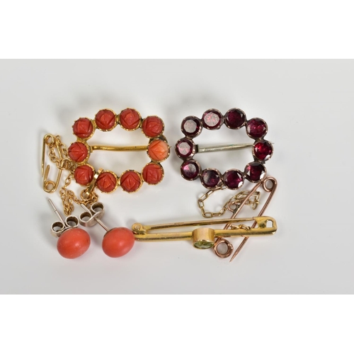 5 - A MISCELLANEOUS COLLECTION to include a Victorian gold coral brooch, each coral carved as a rose bud... 