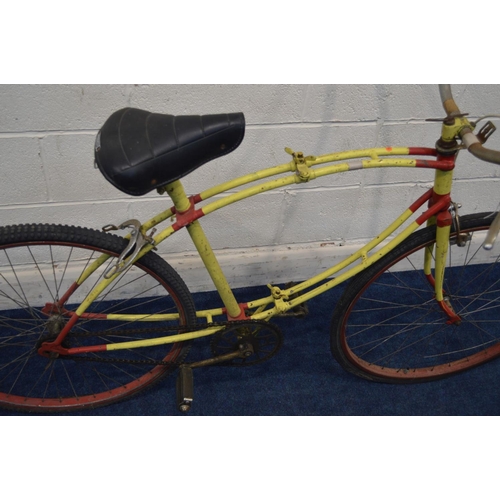 1099 - A BELIEVED TO BE 2ND PATTERN 1944 BRITISH AIRBORNE FORCES BSA PARATROOPERS BICYCLE, this is the fold... 