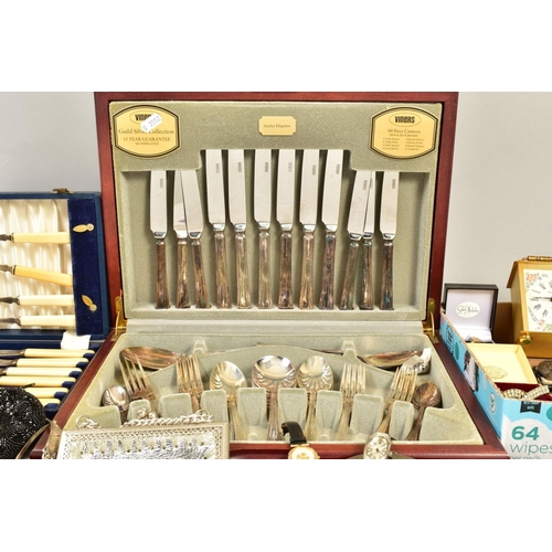 112 - A VINERS FORTY FOUR PIECE CANTEEN OF SILVER PLATED CUTLERY, Harley Elegance pattern, a box of costum... 