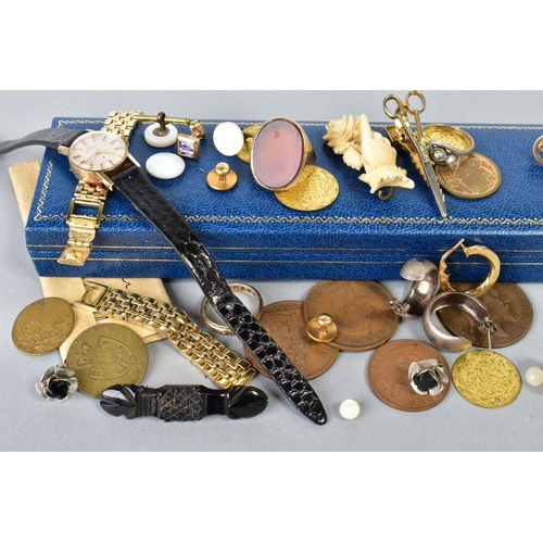 125 - A SELECTION OF ITEMS, to include a ladies 9ct gold case Garrard watch, with faux crocodile skin blac... 