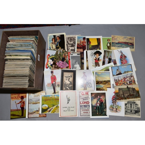 238 - A COLLECTION OF APPROXIMATELY 750-800 POSTCARDS, featuring churches, castles, bridges, monuments, tr... 