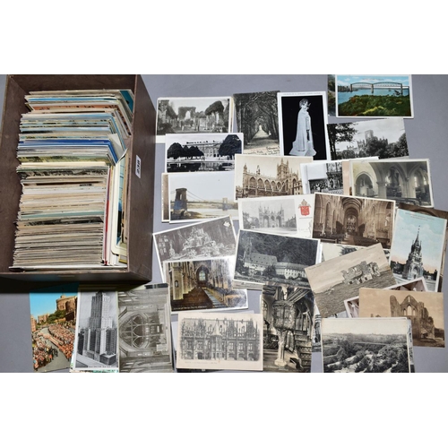 238 - A COLLECTION OF APPROXIMATELY 750-800 POSTCARDS, featuring churches, castles, bridges, monuments, tr... 