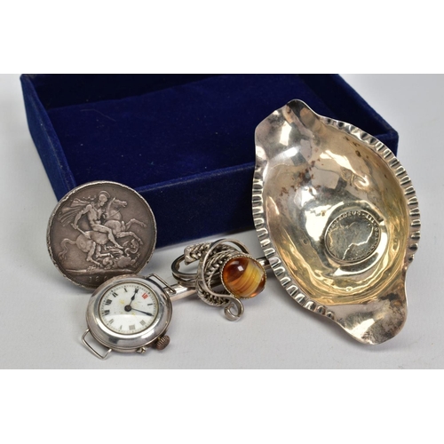 85 - A SELECTION OF ITEMS, to include an 1894 Victoria coin, a white metal serving spoon inset with Georg... 