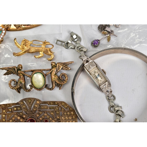 88 - A SELECTION OF COSTUME JEWELLERY, to include a yellow, green enamel brooch in the form of a butterfl... 