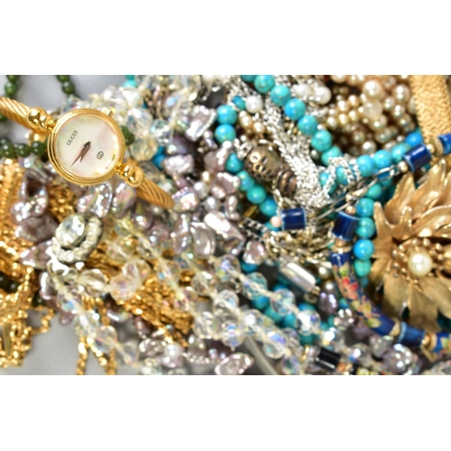 96 - A SELECTION OF ITEMS, to include various pieces of costume jewellery such as imitation pearl necklac... 