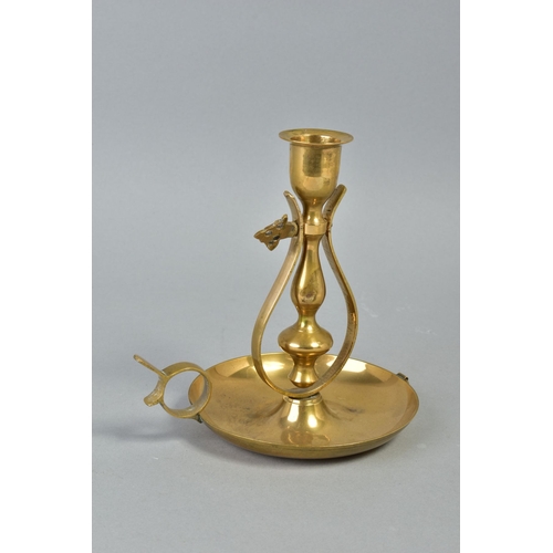 225A - NAUTICAL INTEREST: a late 19th/early 20th Century brass ship's chamberstick, gimbal mounted candle h... 